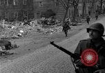 Standbild 99 Infanterie Division Wetzlar Deutschland, 1945, aus Sekunde 41 historischem Filmmaterial Videoclip 65675044755
