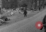 Standbild 99 Infanterie Division Wetzlar Deutschland, 1945, aus Sekunde 44 historischem Filmmaterial Videoclip 65675044755