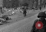 Standbild 99 Infanterie Division Wetzlar Deutschland, 1945, aus Sekunde 45 historischem Filmmaterial Videoclip 65675044755