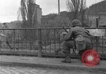Standbild 99 Infanterie Division Wetzlar Deutschland, 1945, aus Sekunde 46 historischem Filmmaterial Videoclip 65675044755