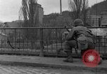 Standbild 99 Infanterie Division Wetzlar Deutschland, 1945, aus Sekunde 49 historischem Filmmaterial Videoclip 65675044755