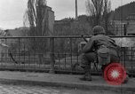 Standbild 99 Infanterie Division Wetzlar Deutschland, 1945, aus Sekunde 50 historischem Filmmaterial Videoclip 65675044755