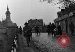 Standbild 99 Infanterie Division Wetzlar Deutschland, 1945, aus Sekunde 58 historischem Filmmaterial Videoclip 65675044755