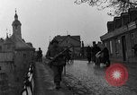 Standbild 99 Infanterie Division Wetzlar Deutschland, 1945, aus Sekunde 59 historischem Filmmaterial Videoclip 65675044755