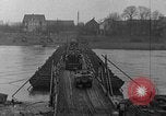 Standbild 90 Division Mülheim Deutschland, 1945, aus Sekunde 12 historischem Filmmaterial Videoclip 65675044756