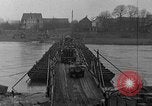 Standbild 90 Division Mülheim Deutschland, 1945, aus Sekunde 13 historischem Filmmaterial Videoclip 65675044756