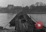 Standbild 90 Division Mülheim Deutschland, 1945, aus Sekunde 17 historischem Filmmaterial Videoclip 65675044756