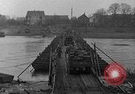 Standbild 90 Division Mülheim Deutschland, 1945, aus Sekunde 31 historischem Filmmaterial Videoclip 65675044756