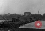 Standbild 90 Division Mülheim Deutschland, 1945, aus Sekunde 60 historischem Filmmaterial Videoclip 65675044756