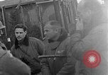 Image des prisonniers de guerre alliés Wetzlar Allemagne, 1945, de la seconde 7 séquences d'archives historiques vidéo 65675044757