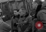 Image des prisonniers de guerre alliés Wetzlar Allemagne, 1945, de la seconde 8 séquences d'archives historiques vidéo 65675044757