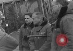 Image des prisonniers de guerre alliés Wetzlar Allemagne, 1945, de la seconde 9 séquences d'archives historiques vidéo 65675044757