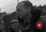 Image des prisonniers de guerre alliés Wetzlar Allemagne, 1945, de la seconde 21 séquences d'archives historiques vidéo 65675044757