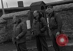 Image des prisonniers de guerre alliés Wetzlar Allemagne, 1945, de la seconde 25 séquences d'archives historiques vidéo 65675044757