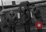 Image des prisonniers de guerre alliés Wetzlar Allemagne, 1945, de la seconde 29 séquences d'archives historiques vidéo 65675044757