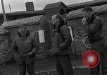 Image des prisonniers de guerre alliés Wetzlar Allemagne, 1945, de la seconde 30 séquences d'archives historiques vidéo 65675044757