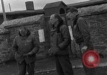 Image des prisonniers de guerre alliés Wetzlar Allemagne, 1945, de la seconde 31 séquences d'archives historiques vidéo 65675044757