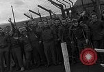 Image des prisonniers de guerre alliés Wetzlar Allemagne, 1945, de la seconde 50 séquences d'archives historiques vidéo 65675044757
