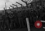 Image des prisonniers de guerre alliés Wetzlar Allemagne, 1945, de la seconde 52 séquences d'archives historiques vidéo 65675044757