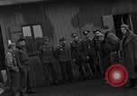 Immagine di Allied i prigionieri di guerra Wetzlar Germania, 1945, secondo 6 filmato di repertorio 65675044758