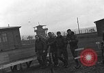 Immagine di Allied i prigionieri di guerra Wetzlar Germania, 1945, secondo 19 filmato di repertorio 65675044758