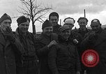 Immagine di Allied i prigionieri di guerra Wetzlar Germania, 1945, secondo 32 filmato di repertorio 65675044758