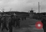 Immagine di Allied i prigionieri di guerra Wetzlar Germania, 1945, secondo 43 filmato di repertorio 65675044758