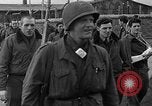 Immagine di Allied i prigionieri di guerra Wetzlar Germania, 1945, secondo 55 filmato di repertorio 65675044758