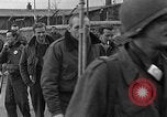 Immagine di Allied i prigionieri di guerra Wetzlar Germania, 1945, secondo 56 filmato di repertorio 65675044758