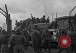 Immagine di Allied i prigionieri di guerra Wetzlar Germania, 1945, secondo 5 filmato di repertorio 65675044759