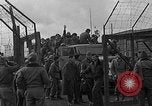 Immagine di Allied i prigionieri di guerra Wetzlar Germania, 1945, secondo 6 filmato di repertorio 65675044759
