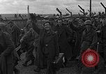 Immagine di Allied i prigionieri di guerra Wetzlar Germania, 1945, secondo 17 filmato di repertorio 65675044759