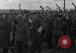 Immagine di Allied i prigionieri di guerra Wetzlar Germania, 1945, secondo 20 filmato di repertorio 65675044759
