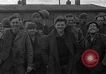 Immagine di Allied i prigionieri di guerra Wetzlar Germania, 1945, secondo 22 filmato di repertorio 65675044759