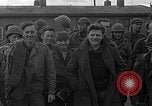 Immagine di Allied i prigionieri di guerra Wetzlar Germania, 1945, secondo 25 filmato di repertorio 65675044759