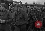 Immagine di Allied i prigionieri di guerra Wetzlar Germania, 1945, secondo 35 filmato di repertorio 65675044759