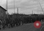 Immagine di Allied i prigionieri di guerra Wetzlar Germania, 1945, secondo 44 filmato di repertorio 65675044759