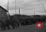 Immagine di Allied i prigionieri di guerra Wetzlar Germania, 1945, secondo 47 filmato di repertorio 65675044759