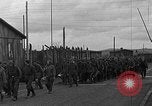 Immagine di Allied i prigionieri di guerra Wetzlar Germania, 1945, secondo 48 filmato di repertorio 65675044759
