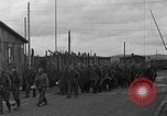 Immagine di Allied i prigionieri di guerra Wetzlar Germania, 1945, secondo 49 filmato di repertorio 65675044759