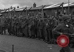Immagine di Allied i prigionieri di guerra Wetzlar Germania, 1945, secondo 58 filmato di repertorio 65675044759