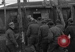 Immagine di Allied i prigionieri di guerra Wetzlar Germania, 1945, secondo 60 filmato di repertorio 65675044759