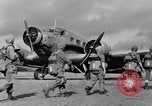 Image parachutistes français l'Indochine, 1950, de la seconde 10 séquences d'archives historiques vidéo 65675044770