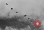 Image parachutistes français l'Indochine, 1950, de la seconde 23 séquences d'archives historiques vidéo 65675044770