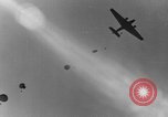 Image parachutistes français l'Indochine, 1950, de la seconde 34 séquences d'archives historiques vidéo 65675044770