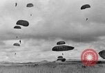 Image parachutistes français l'Indochine, 1950, de la seconde 37 séquences d'archives historiques vidéo 65675044770