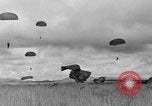 Image parachutistes français l'Indochine, 1950, de la seconde 40 séquences d'archives historiques vidéo 65675044770