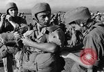 Immagine di I paracadutisti francesi Indocina, 1950, secondo 5 filmato di repertorio 65675044772