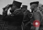 Standbild General Henri Navarre Korea, 1952, aus Sekunde 12 historischem Filmmaterial Videoclip 65675044779