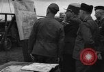 Standbild General Henri Navarre Korea, 1952, aus Sekunde 16 historischem Filmmaterial Videoclip 65675044779